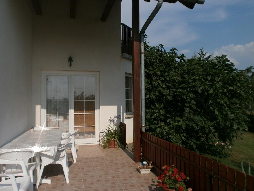 Fehér Rózsa Apartman Cserszegtomaj Habitación foto